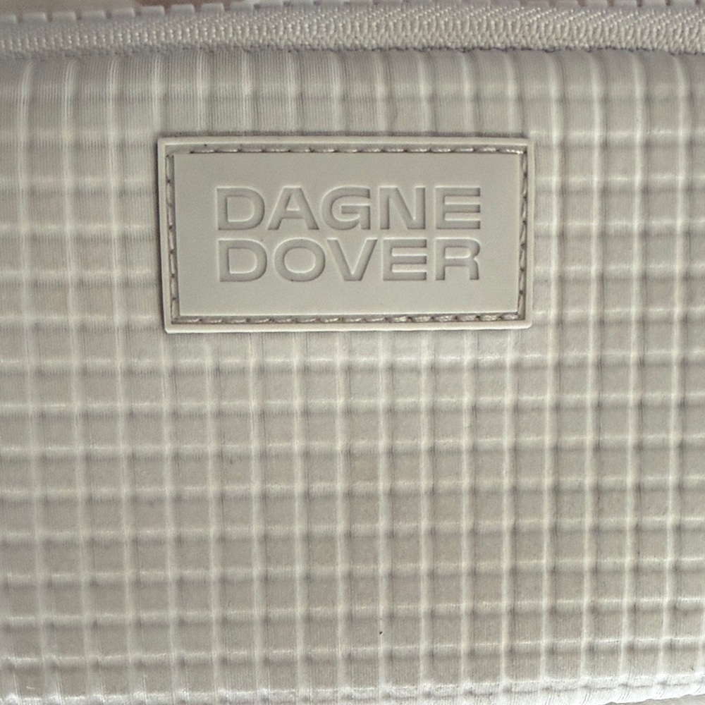 Dagne Dover Small Quilted Crossbody Bag in Light grey - Picture 2 of 7